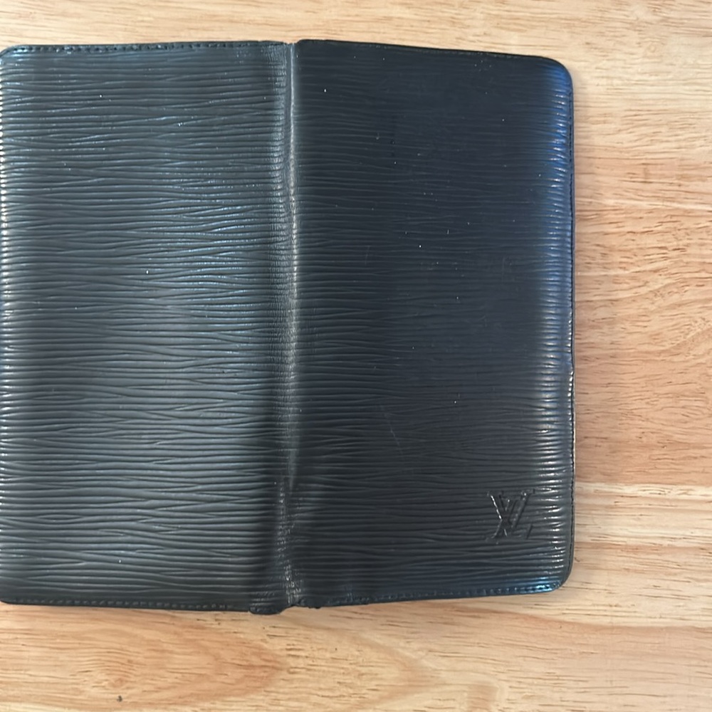 Louis Vuitton Double Sided Wallet - Picture 3 of 10